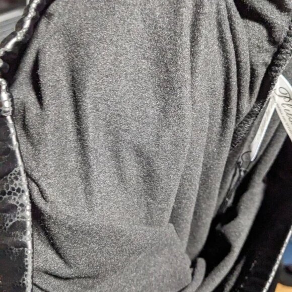 Plush Fleece | Fleece-Lined Liquid Legging in black python print - Picture 3 of 9